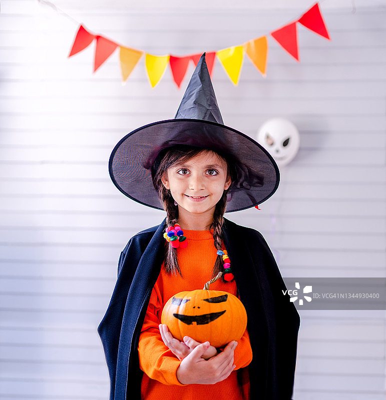 万圣节女孩与南瓜图片素材