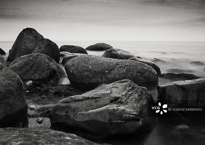 海滩上的石头图片素材