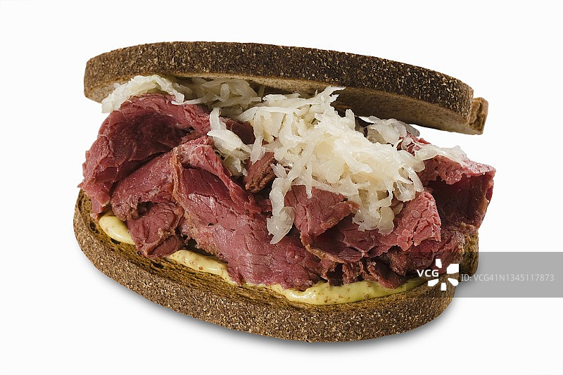 熏牛肉和酸菜三明治图片素材