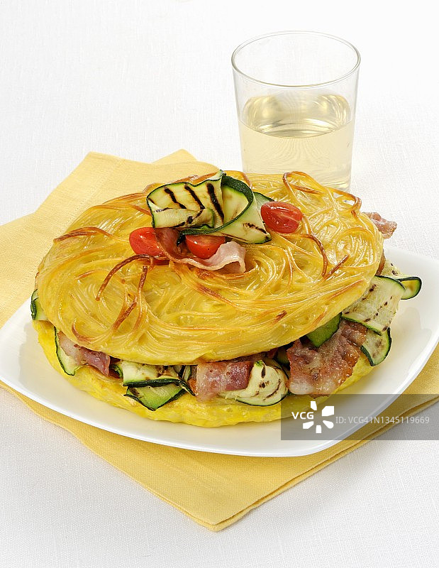 意式酿馅意面蛋饼图片素材