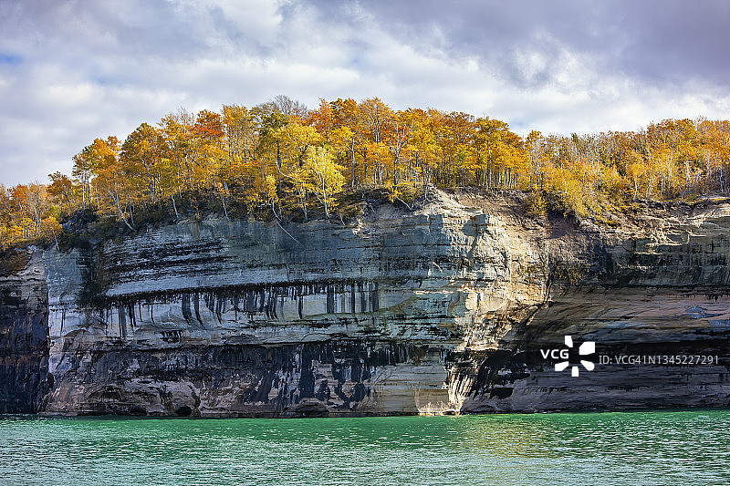 秋季画岩图片素材