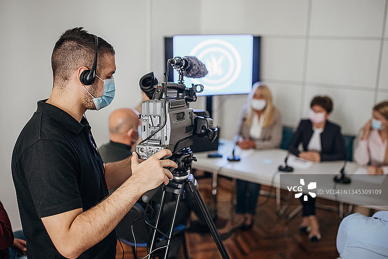 繁忙的媒体中心图片素材