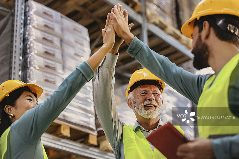 团结一心，我们才能取得更大的成就图片素材