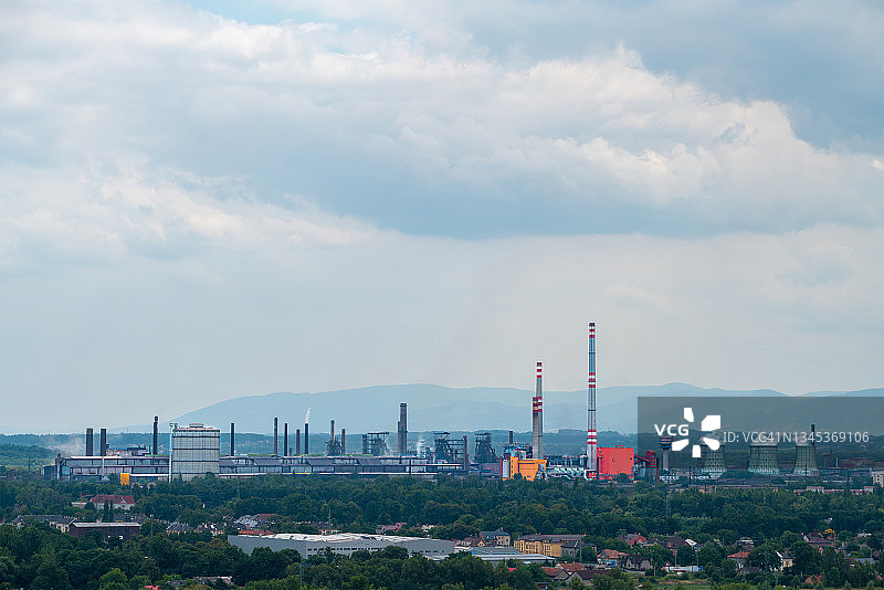 捷克摩拉维亚-西里西亚地区奥斯特拉发的工业钢铁厂城市景观图片素材