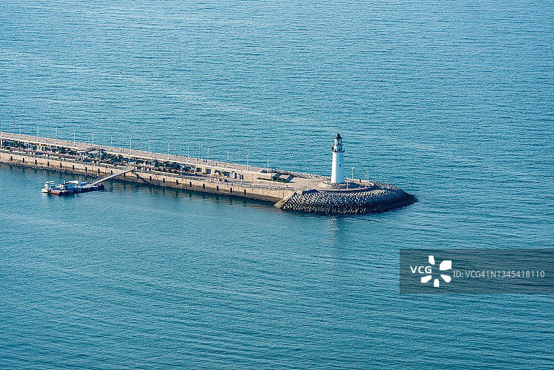 无人机航拍青岛灯塔图片素材