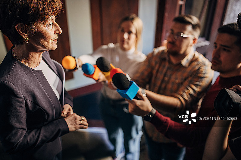 媒体提问图片素材