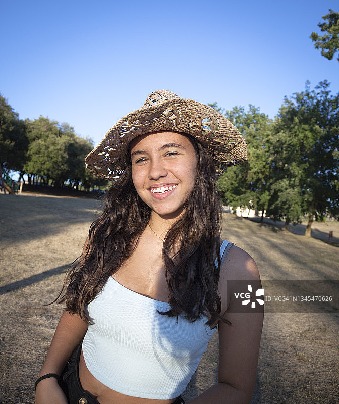 有趣的女孩肖像图片素材
