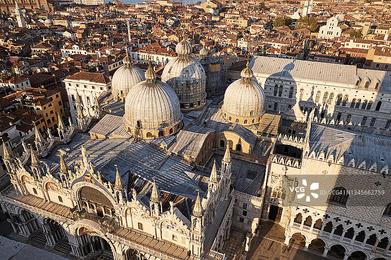 威尼斯屋顶的鸟瞰图图片素材
