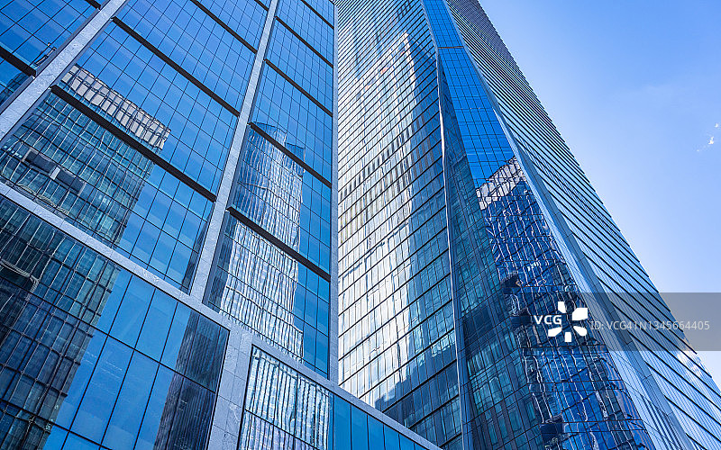 仰望曼哈顿远西区的办公大楼图片素材
