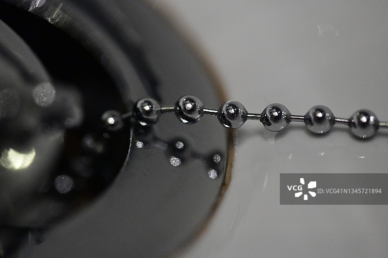 抽象金属银色和金色物体图片素材