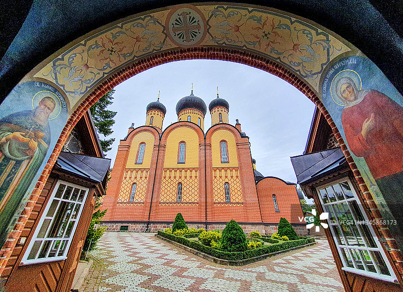 爱沙尼亚库雷迈普赫蒂察圣母安息修道院图片素材