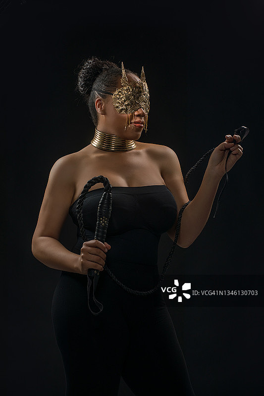 混血施虐女人肖像图片素材