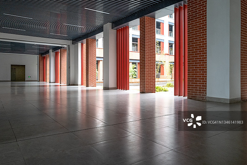 现代建筑中的开放空间图片素材