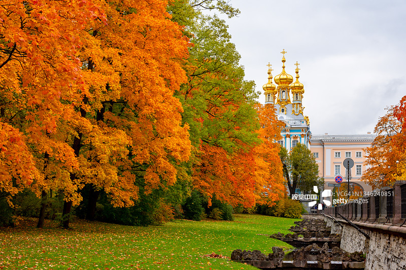 俄罗斯圣彼得堡普希金城叶卡捷琳娜宫复活教堂图片素材