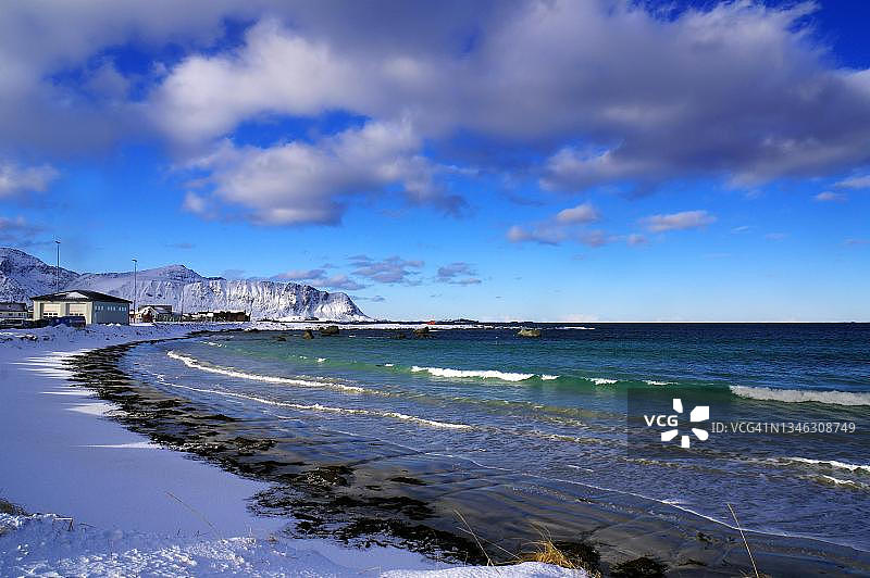 挪威诺德兰郡拉姆伯格的雪白海滩图片素材