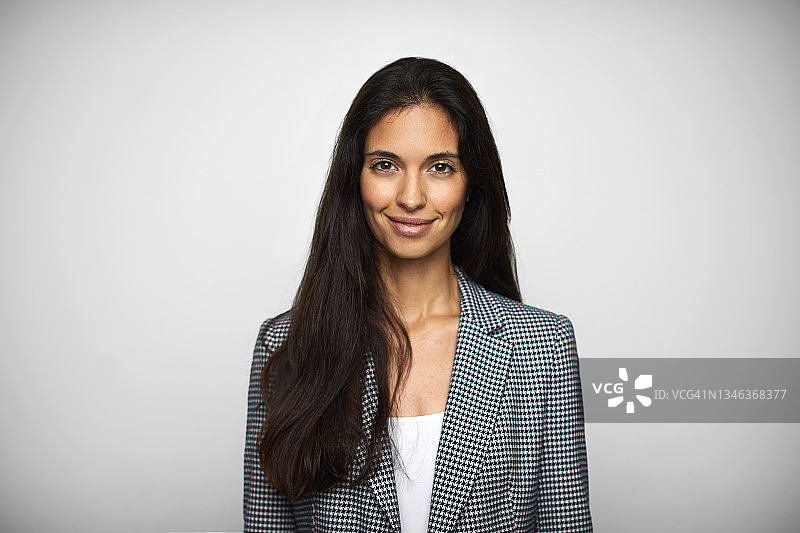 自信的年轻女商人肖像图片素材