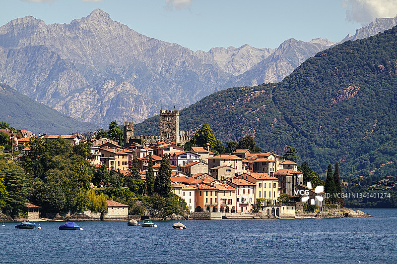 意大利科莫湖畔雷佐尼科村田园风光图片素材