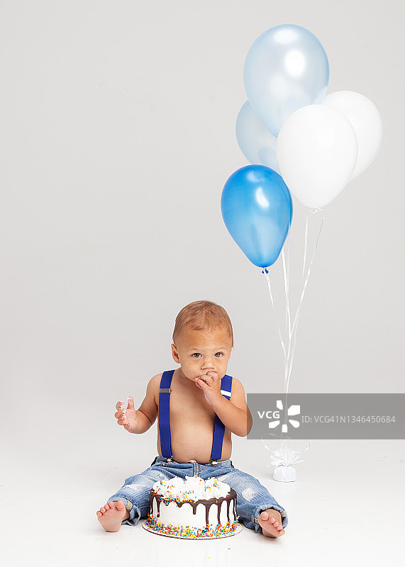 蛋糕粉碎图片素材