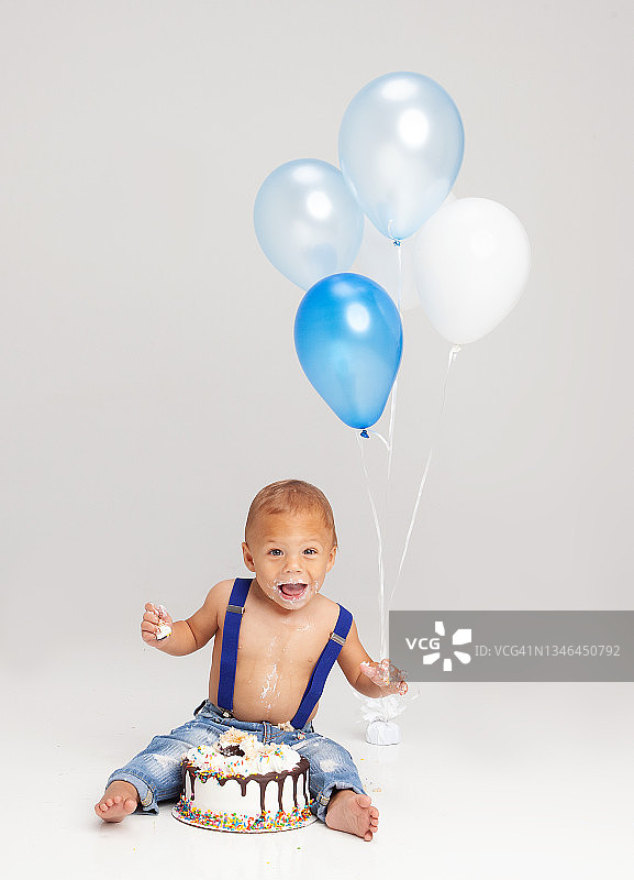 蛋糕粉碎图片素材