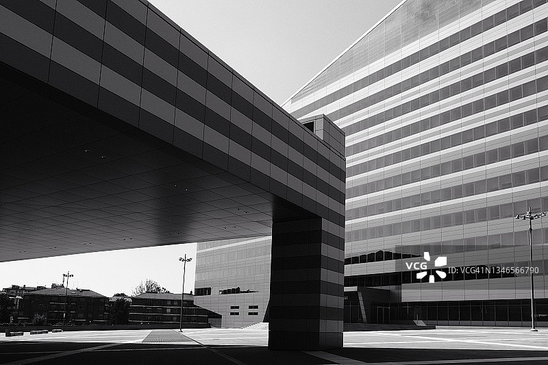 米兰广场与现代建筑图片素材