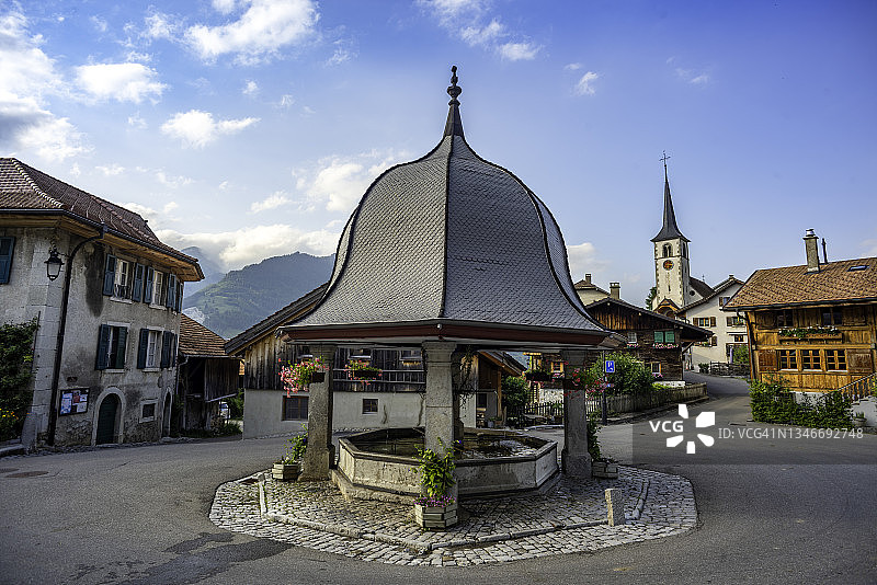 莱索克纪念喷泉，位于村中心图片素材