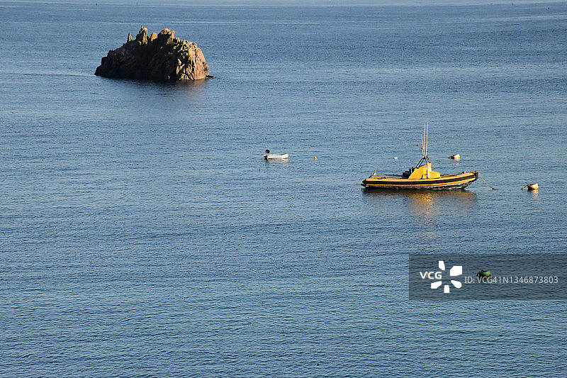 群岛中的摩托艇图片素材