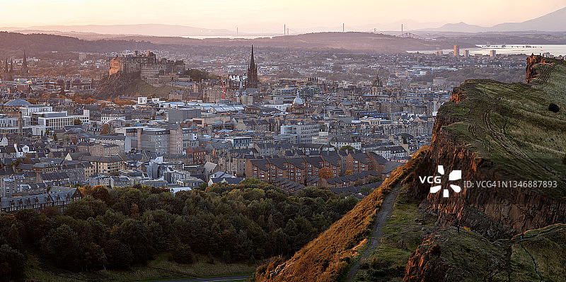 苏格兰爱丁堡城堡与亚瑟王座图片素材