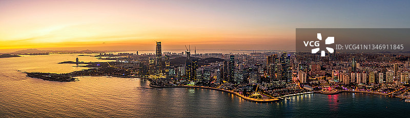 青岛城市天际线日落景观图片素材