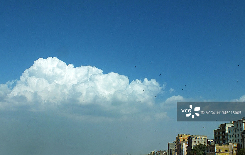 卡拉奇的阴郁天空云景图片素材