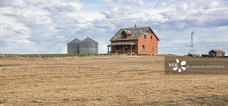 废弃的砖房图片素材