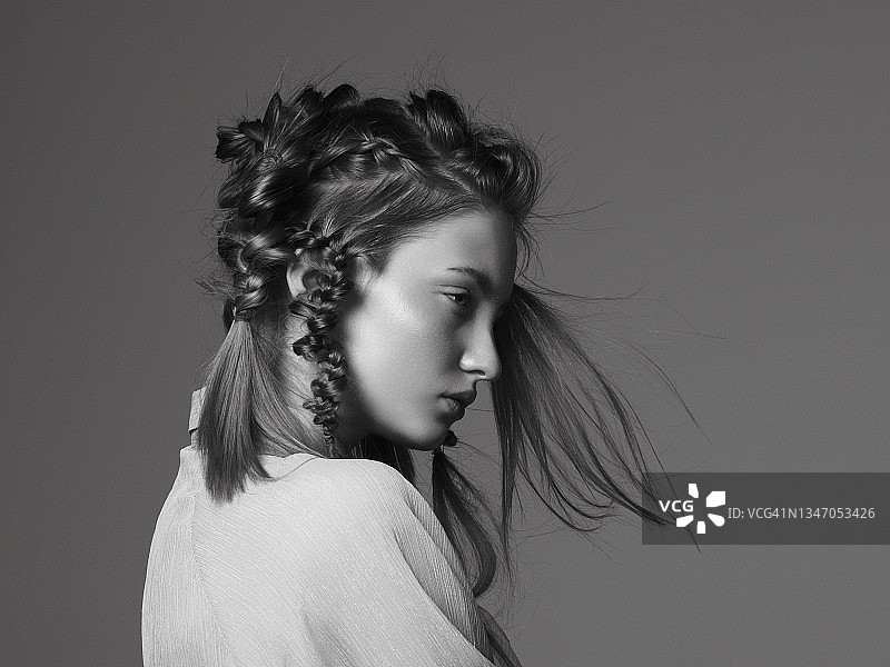 有着创意发型的女人图片素材