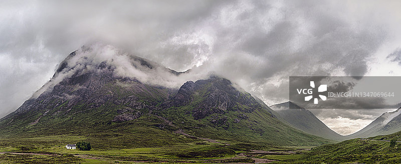 巴拉赫利什全景展示了格伦科的三姐妹山图片素材