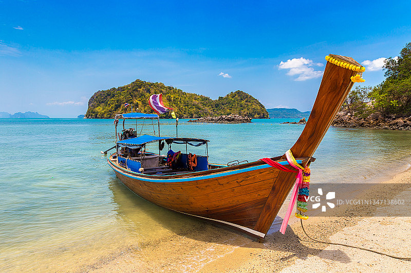 泰国传统长尾船图片素材