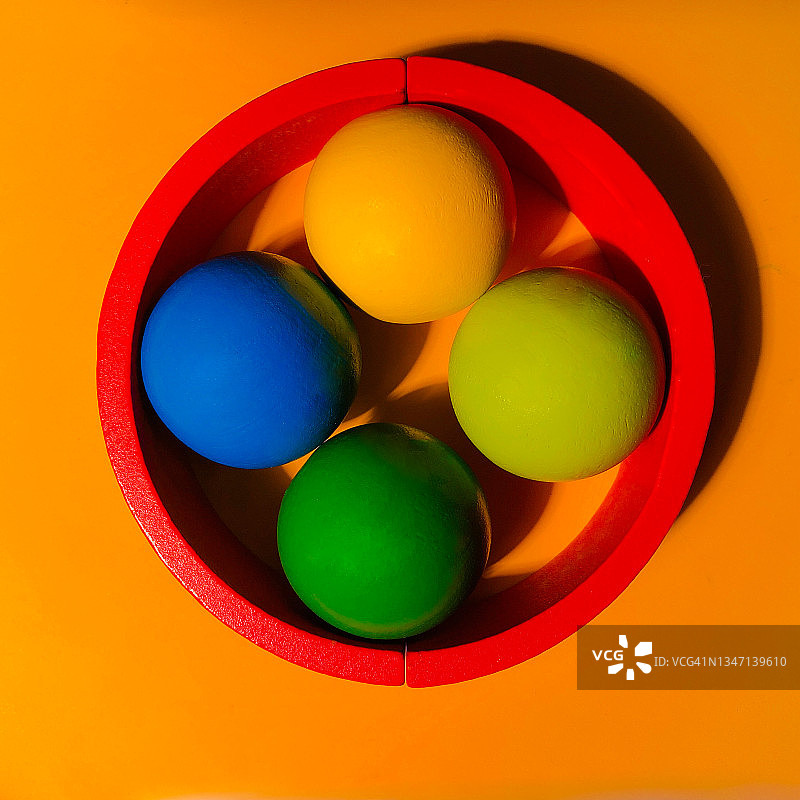 圆环中的球体抽象图片素材