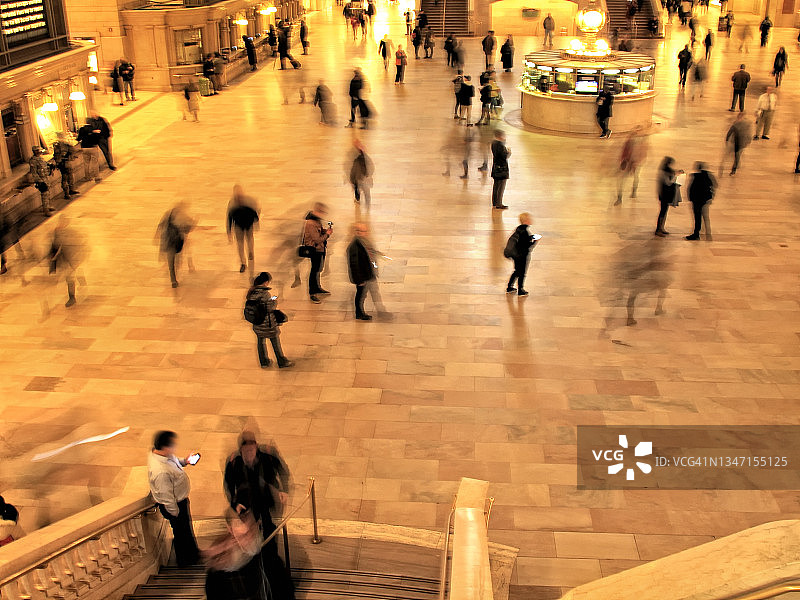 曼哈顿中央车站的人群图片素材