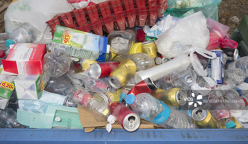 可回收垃圾箱图片素材