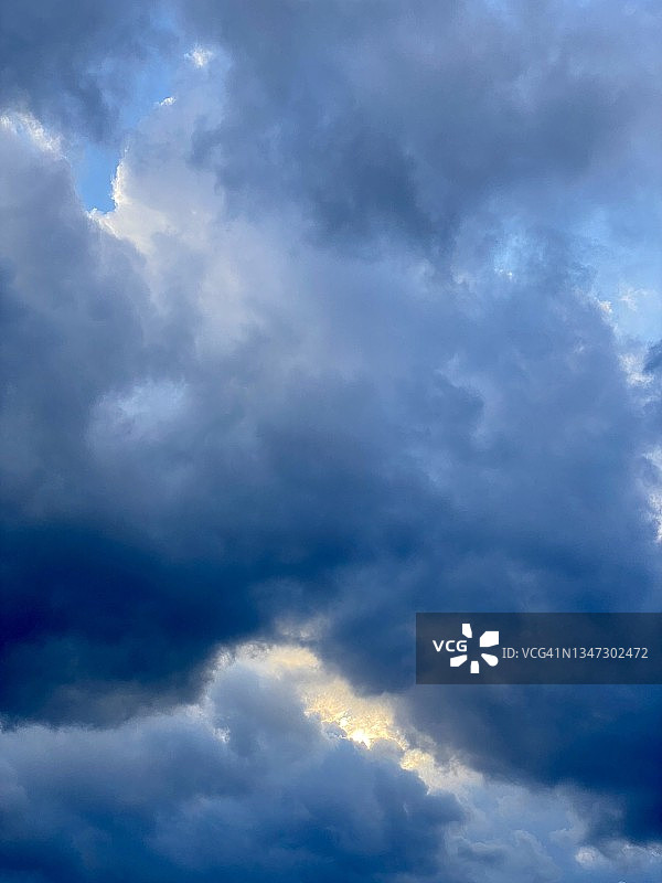 戏剧性的天空图片素材