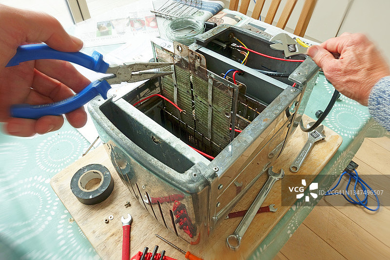 修理烤面包机图片素材