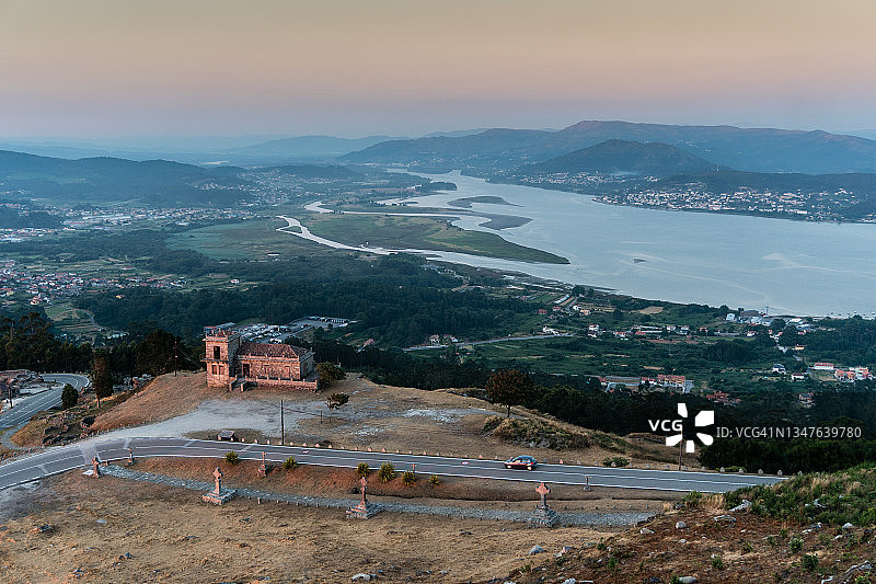 从圣特克拉山看米尼奥河河口图片素材