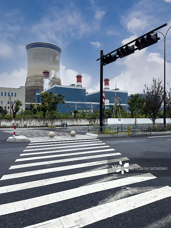 火力发电厂的冷却塔图片素材