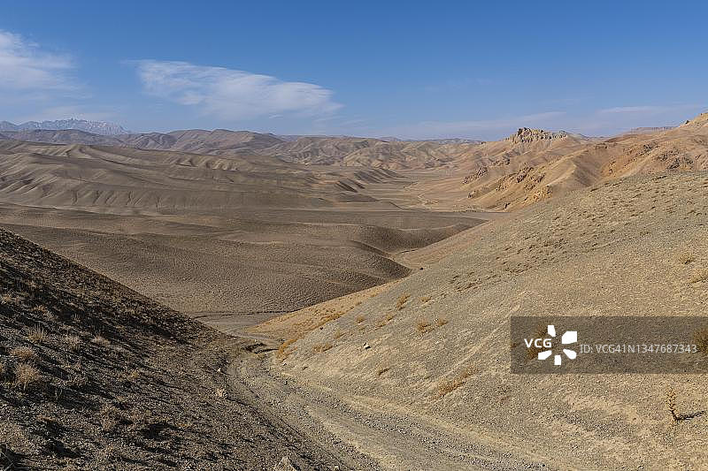 阿富汗巴米扬周围的沙漠景观图片素材