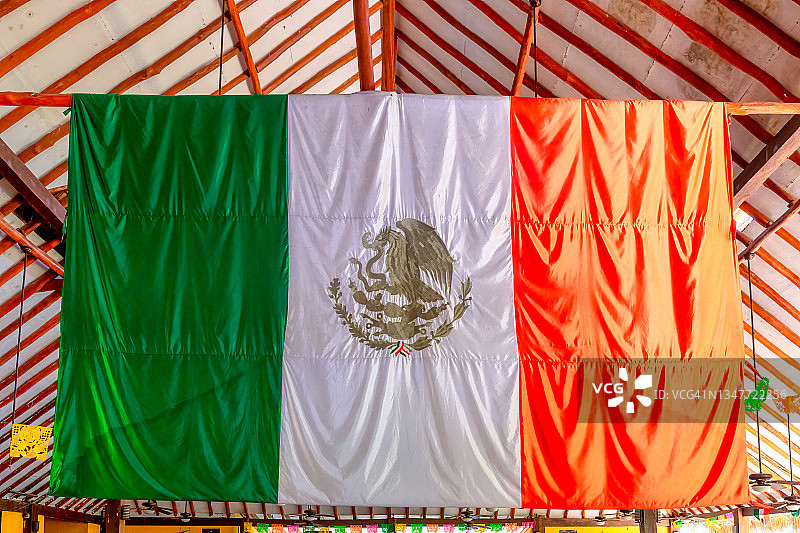大型墨西哥国旗图片素材