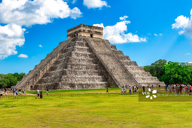墨西哥尤卡坦半岛奇琴伊察库库尔坎金字塔图片素材