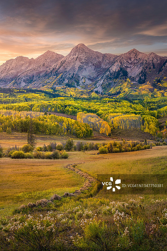 科罗拉多州的秋日夕阳图片素材