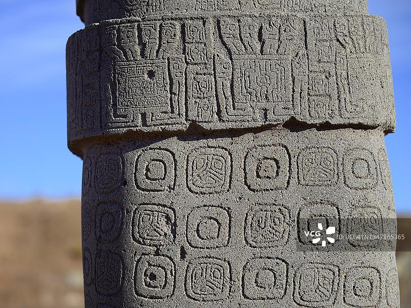 蒂瓦纳科的庞塞巨石上的图案细节，前印加遗址，联合国教科文组织世界遗产，玻利维亚拉巴斯省图片素材