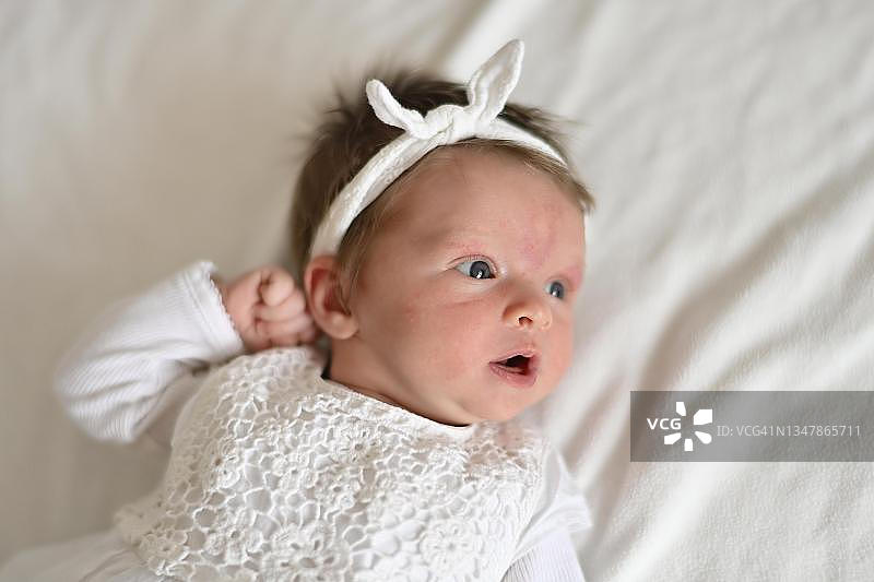 婴儿，女孩，4周，斯图加特，巴登-符腾堡州，德国图片素材