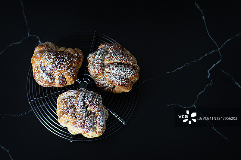 扭结肉桂卷图片素材