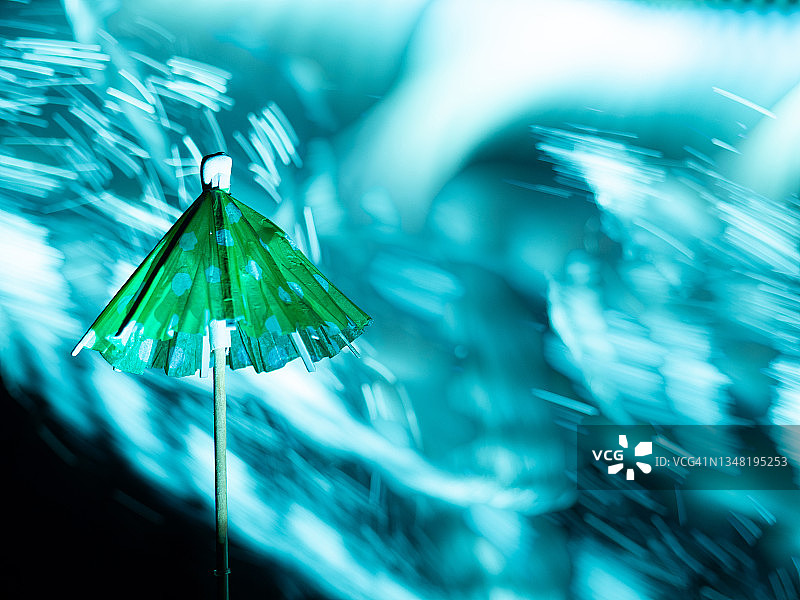 雨伞的艺术照片，暴风雨背景图片素材