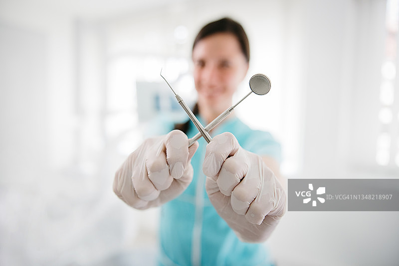 牙医角度镜和钩子特写图片素材