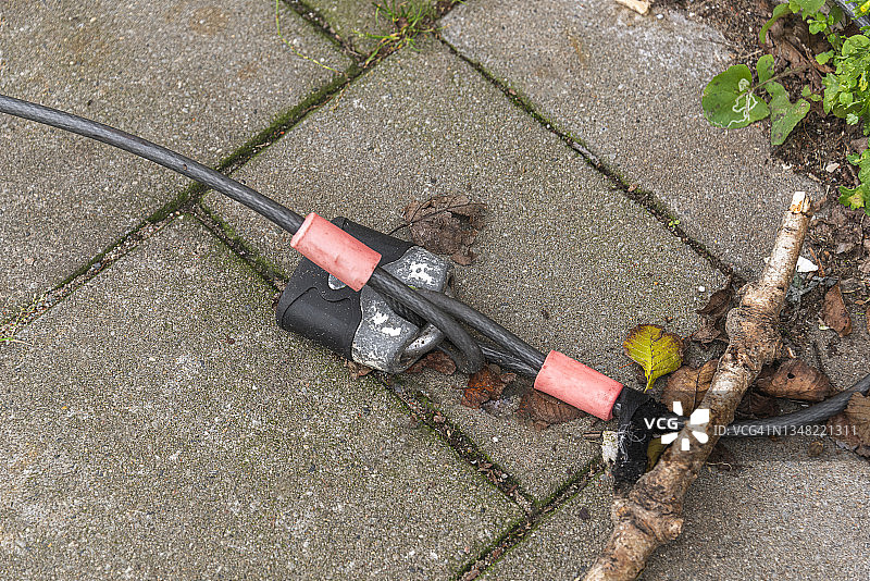 带有钢缆的密码锁图片素材